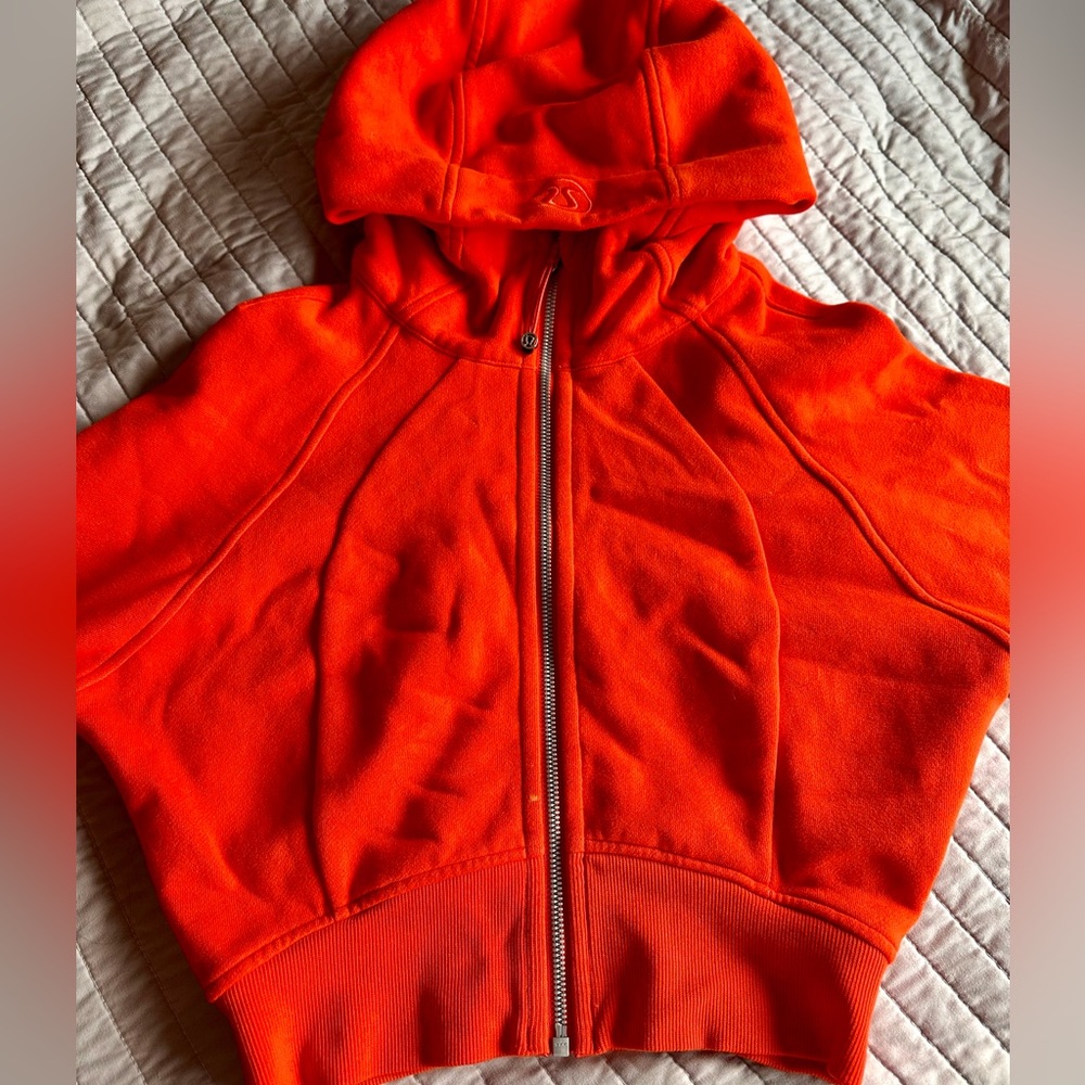 Size 6 orange cropped scuba